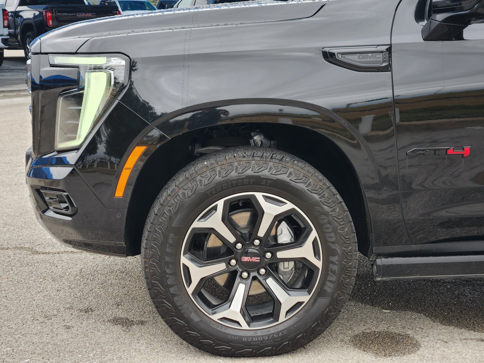 Used 2026 GMC Yukon AT4 w/ AT4 Premium Package AWD/4WD image 28