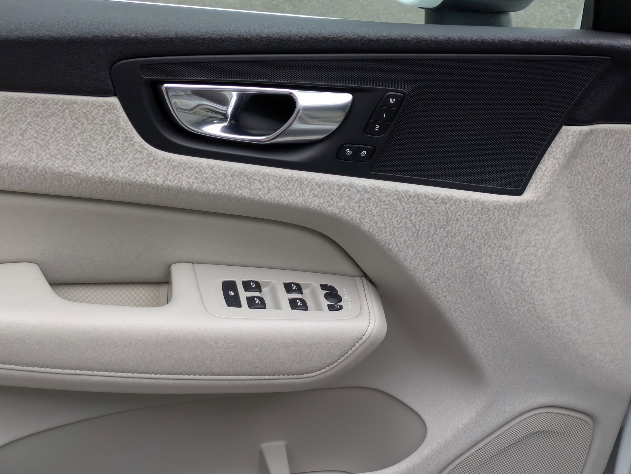 Certified 2023 Volvo XC60 B5 Core image 13