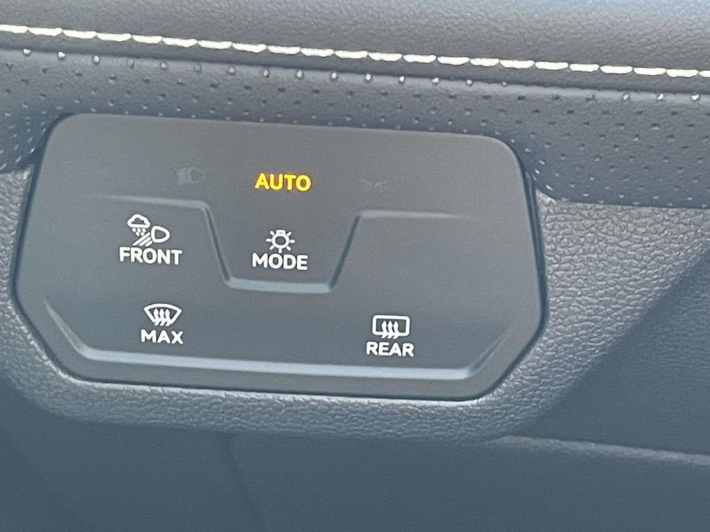 New 2026 Volkswagen Atlas SE FWD image 19