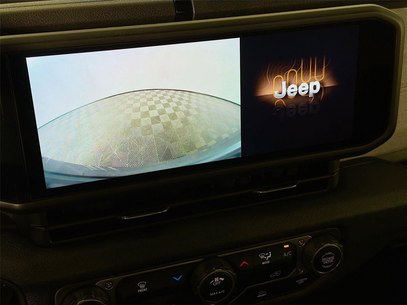 Used 2025 Jeep Wrangler Sport AWD/4WD image 15