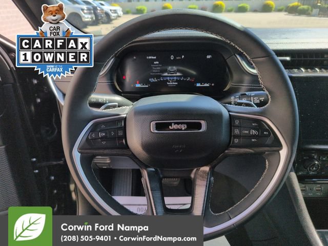 Used 2025 Jeep Grand Cherokee Limited w/ Black Appearance Package AWD/4WD image 14