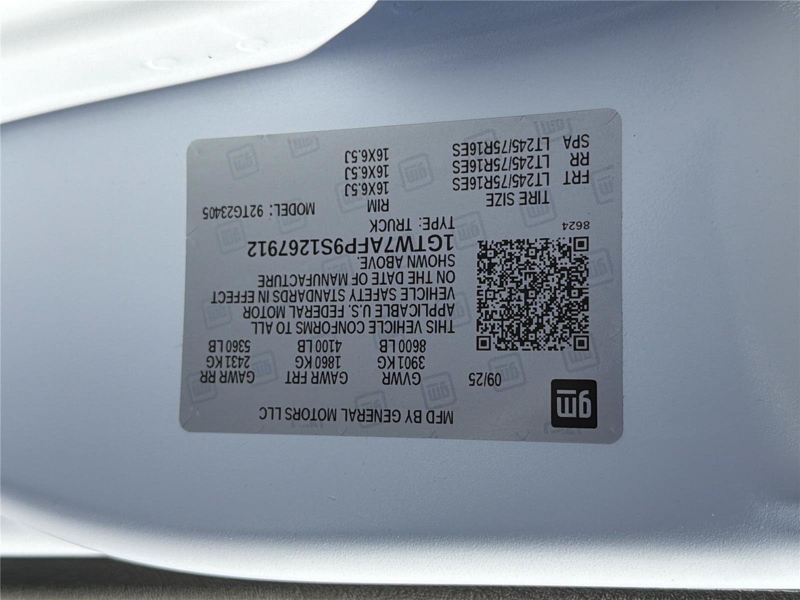 New 2025 GMC Savana 2500 w/ Driver Convenience Package RWD image 29