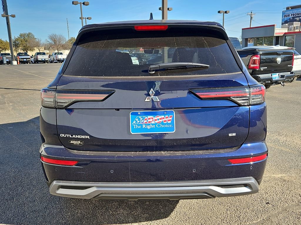 New 2026 Mitsubishi Outlander SE image 11