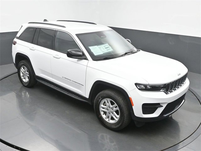 Used 2024 Jeep Grand Cherokee Laredo image 44