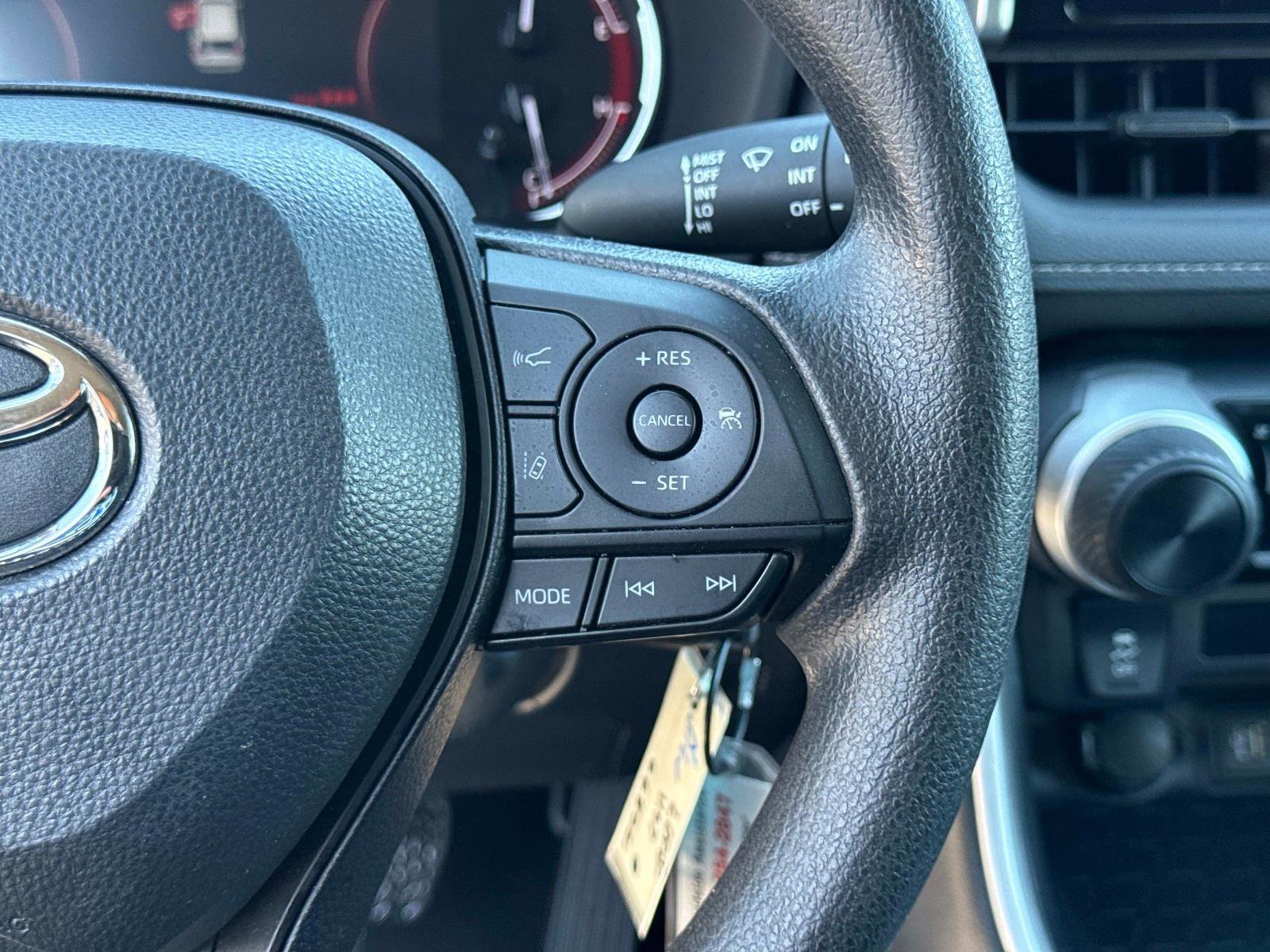 Used 2024 Toyota RAV4 LE image 29