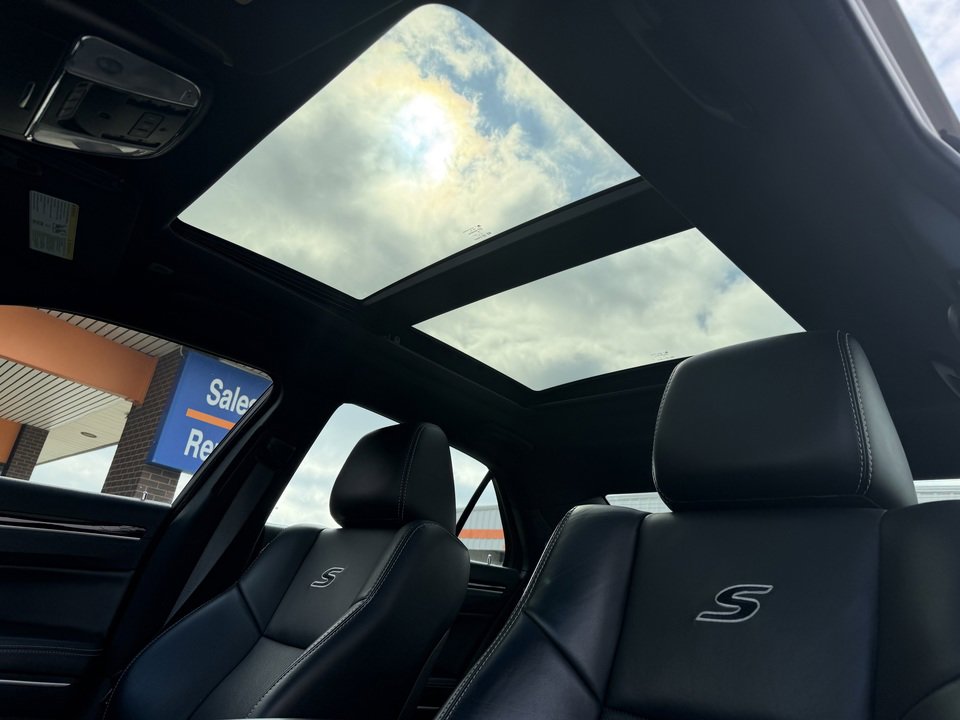 Used 2023 Chrysler 300 S w/ Comfort Group image 33