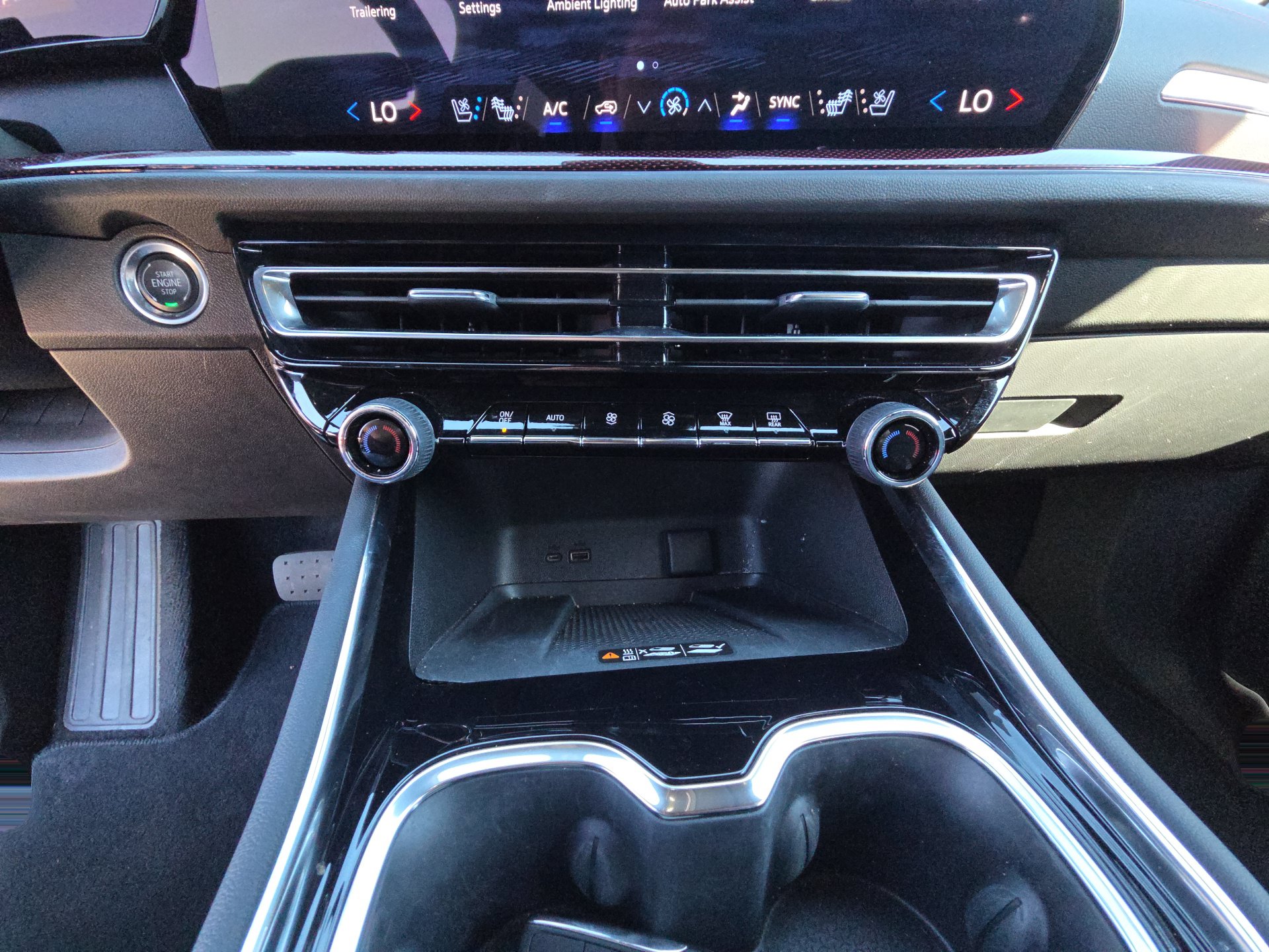 Used 2026 Chevrolet Traverse RS FWD image 23