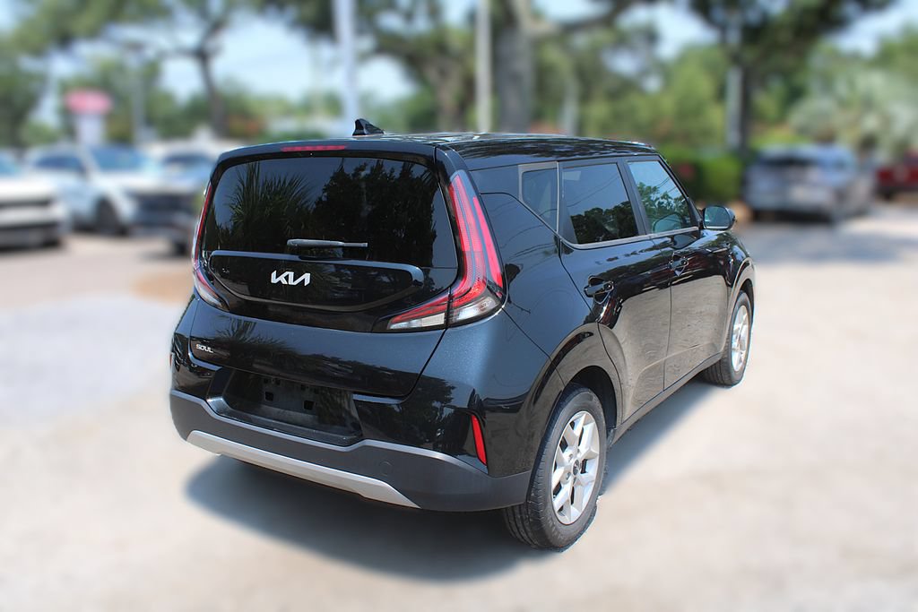 Certified 2024 Kia Soul LX w/ Option Group 015 FWD image 9