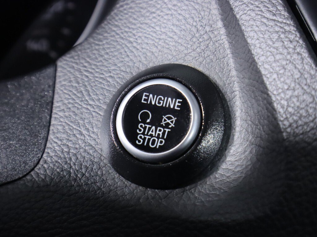 Used 2018 Ford Focus Titanium w/ Titanium Technology Package FWD image 26