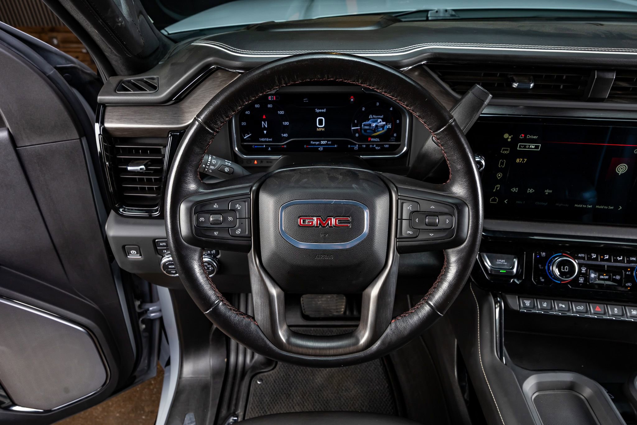 Used 2024 GMC Sierra 2500 AT4X image 19