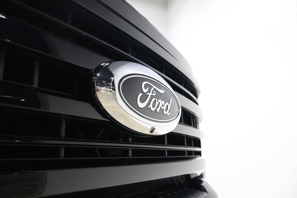 Used 2024 Ford F350 Limited w/ FX4 Off-Road Package image 99