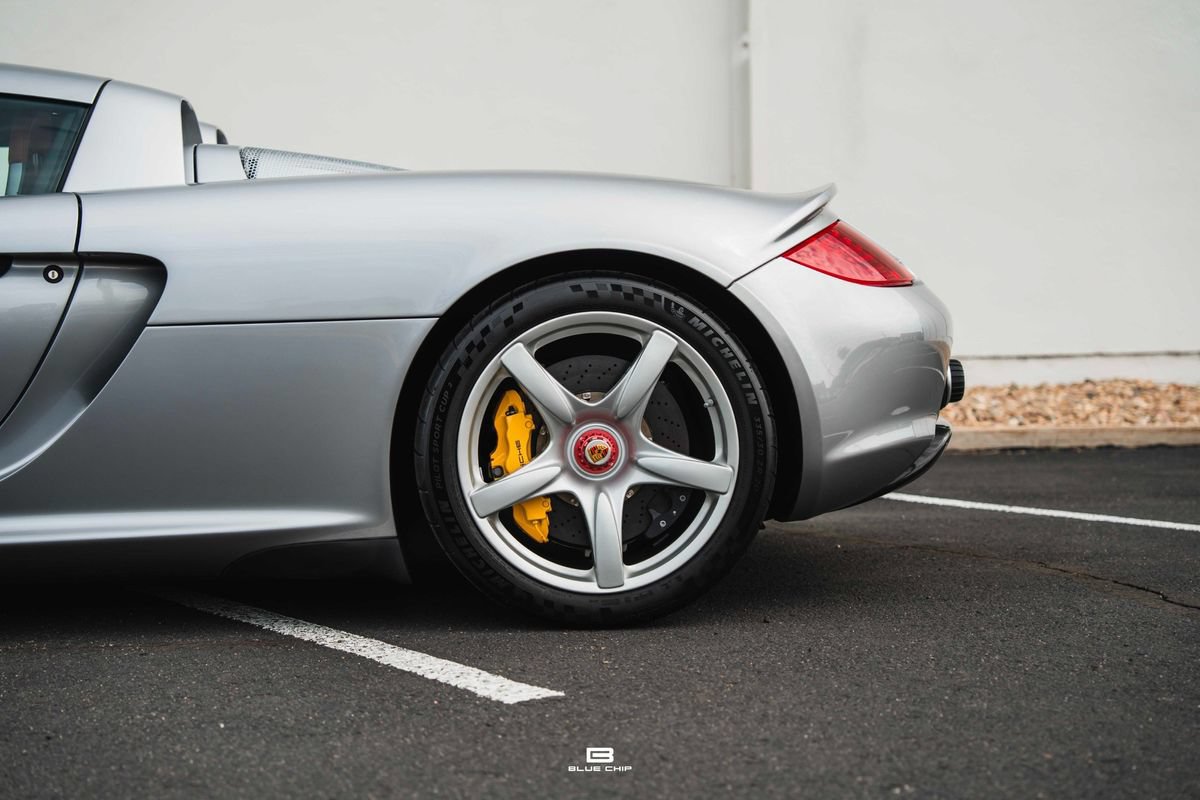 Used 2004 Porsche Carrera GT RWD image 4