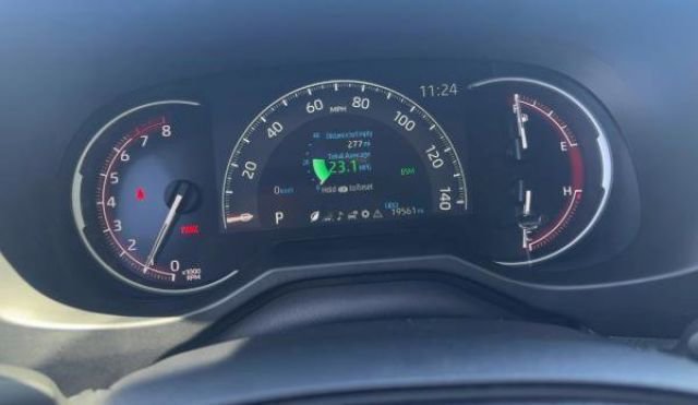 Used 2023 Toyota RAV4 XLE AWD/4WD image 2
