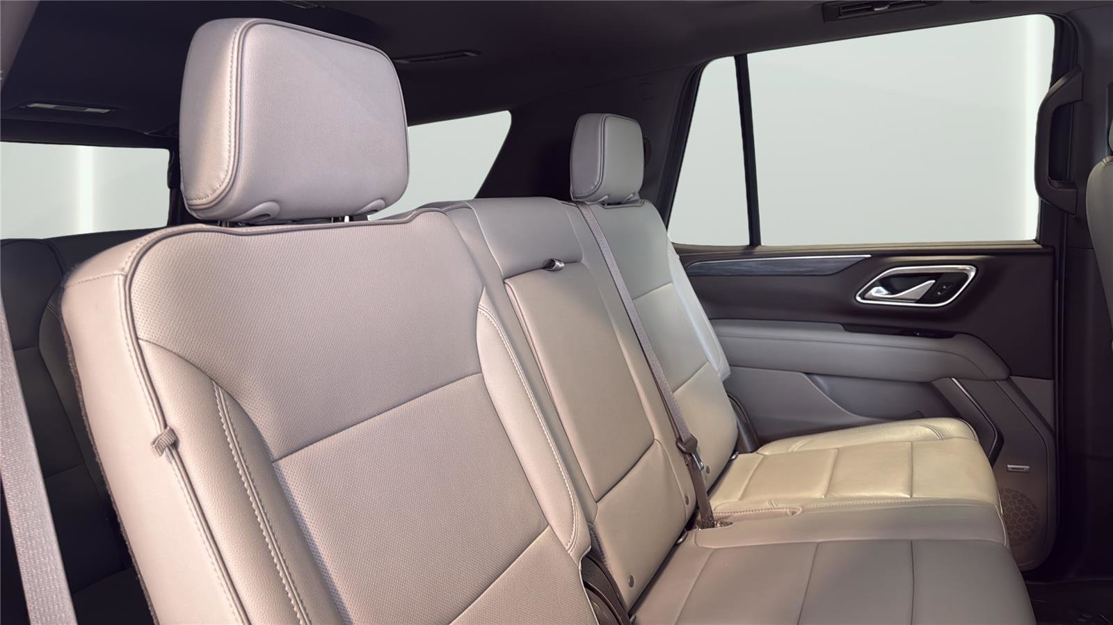 Used 2021 GMC Yukon SLT w/ SLT Premium Package image 16