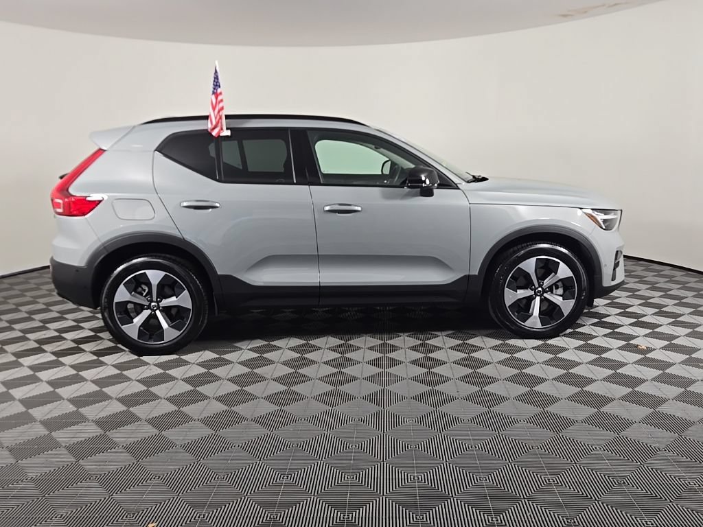 Certified 2026 Volvo XC40 B5 Plus AWD/4WD image 8