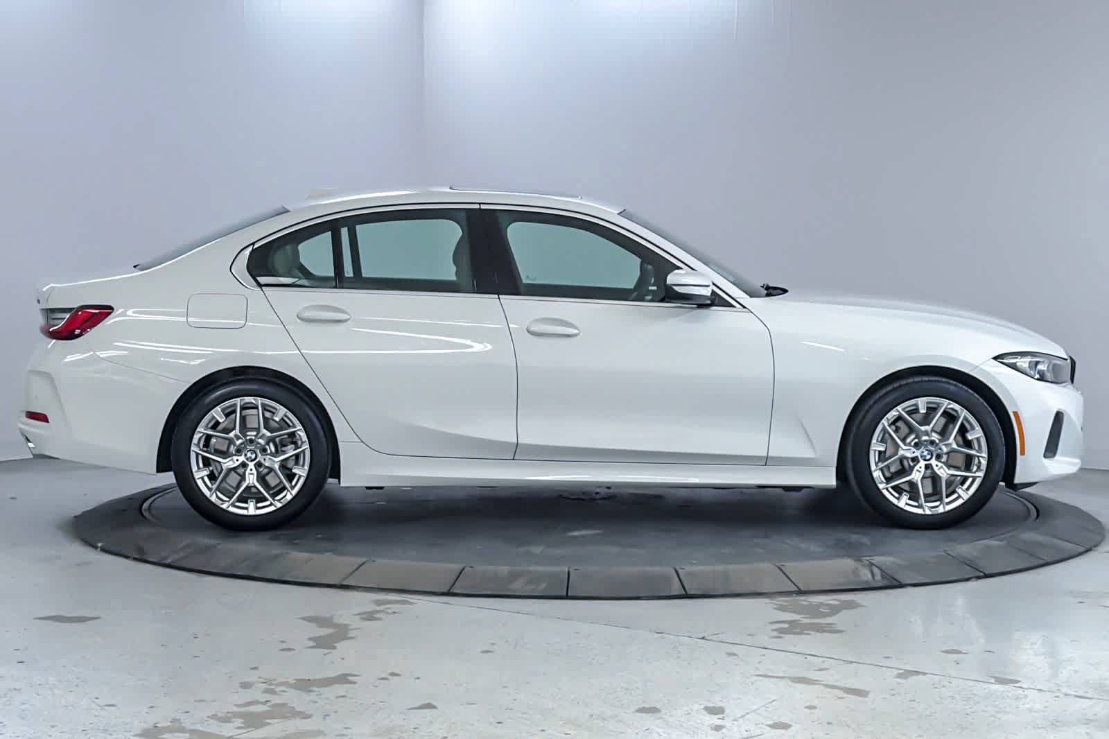 Used 2026 BMW 330i xDrive Sedan w/ Premium Package AWD/4WD image 8