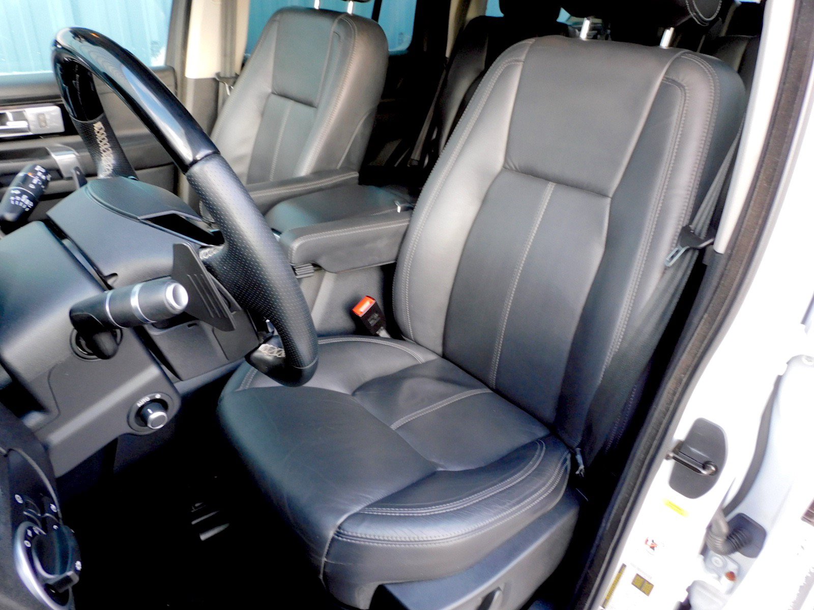 Used 2016 Land Rover LR4 HSE LUX AWD/4WD image 14