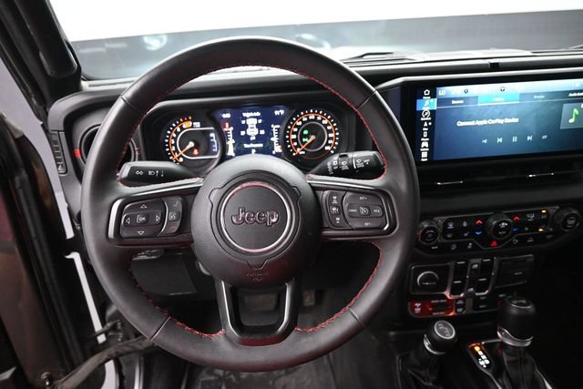 Used 2024 Jeep Wrangler Unlimited Rubicon w/ Technology Group AWD/4WD image 14