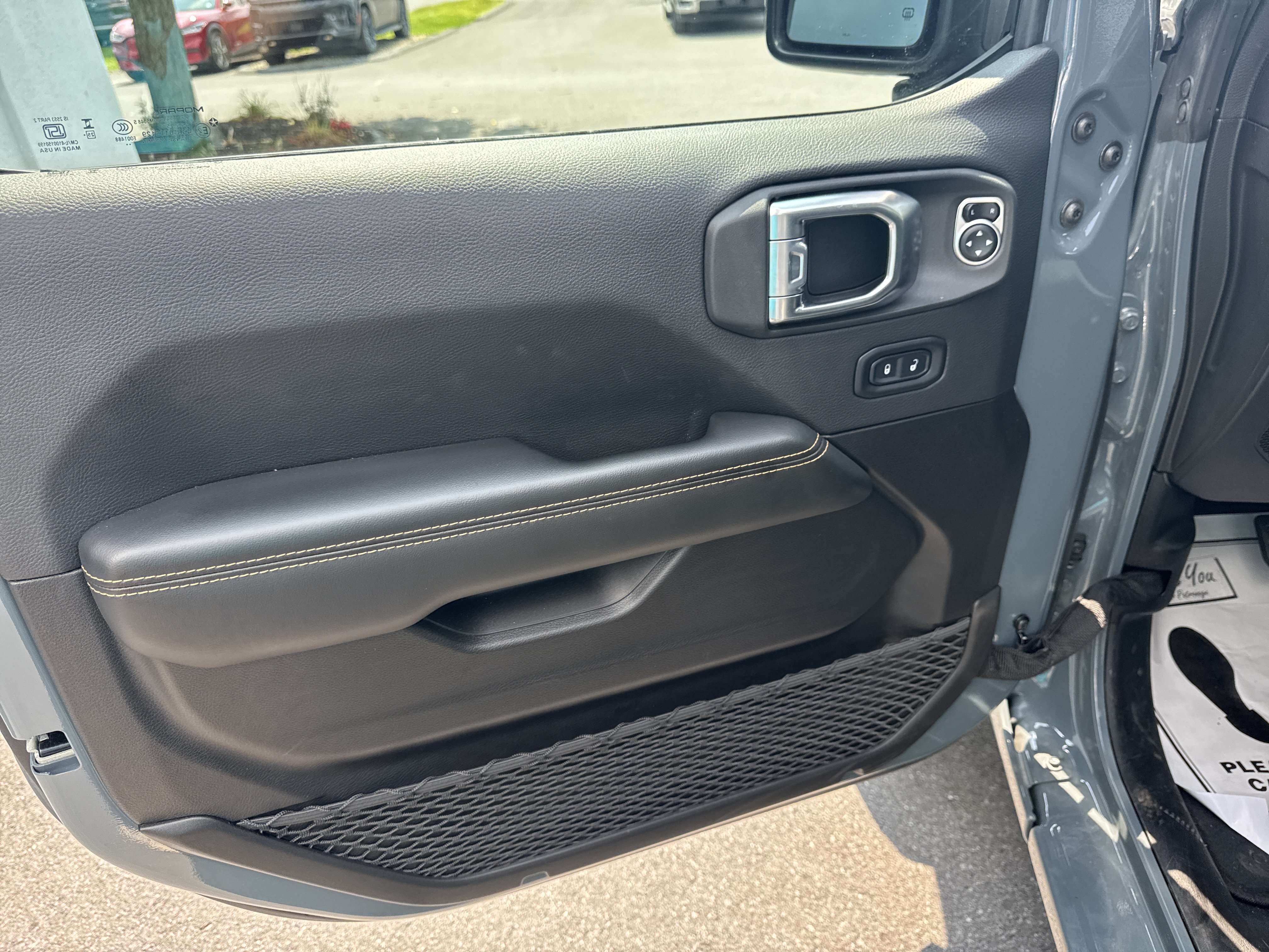 Used 2026 Jeep Wrangler Unlimited Sahara AWD/4WD image 15