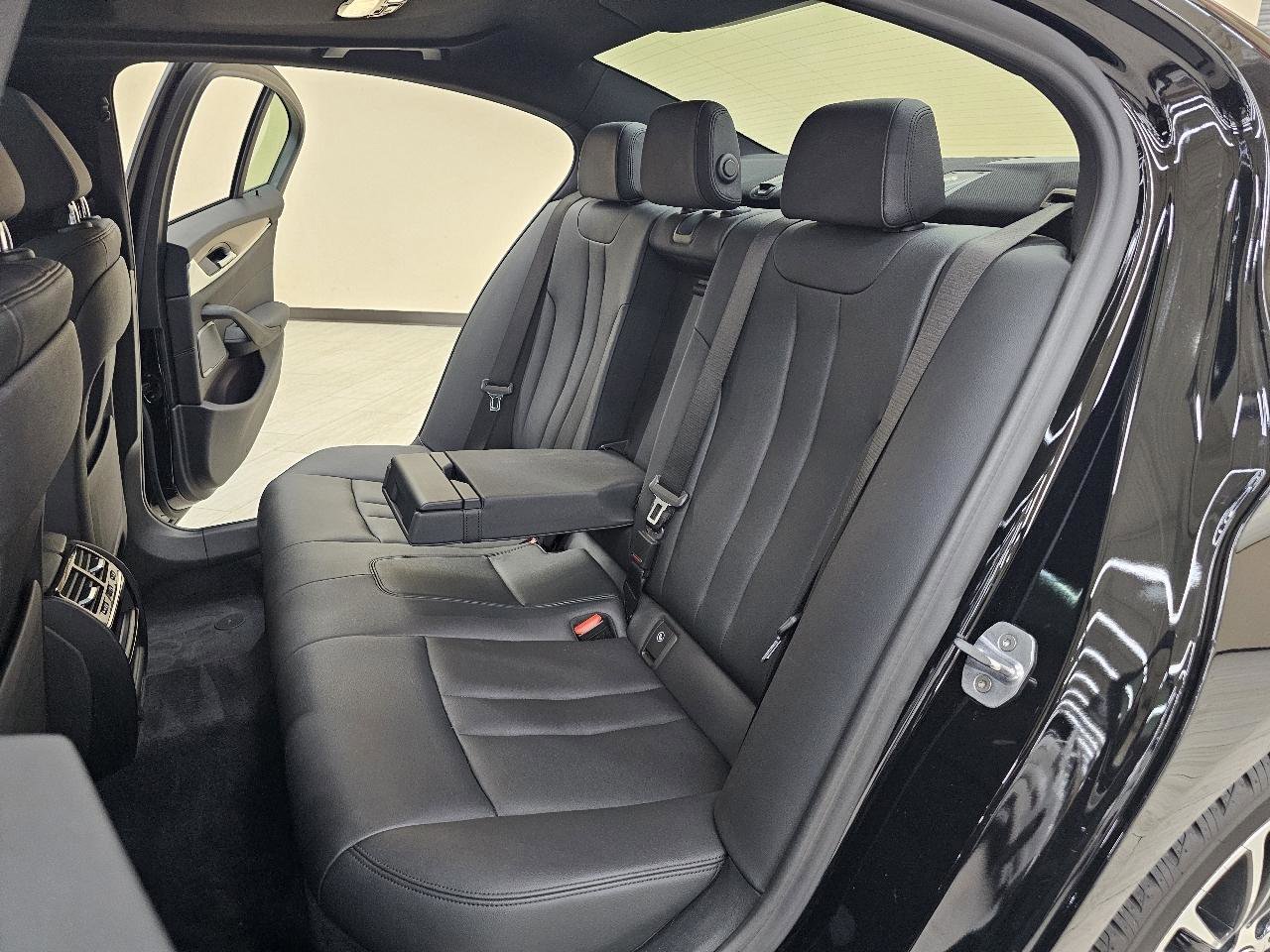 Used 2020 BMW 530i w/ Convenience Package RWD image 26