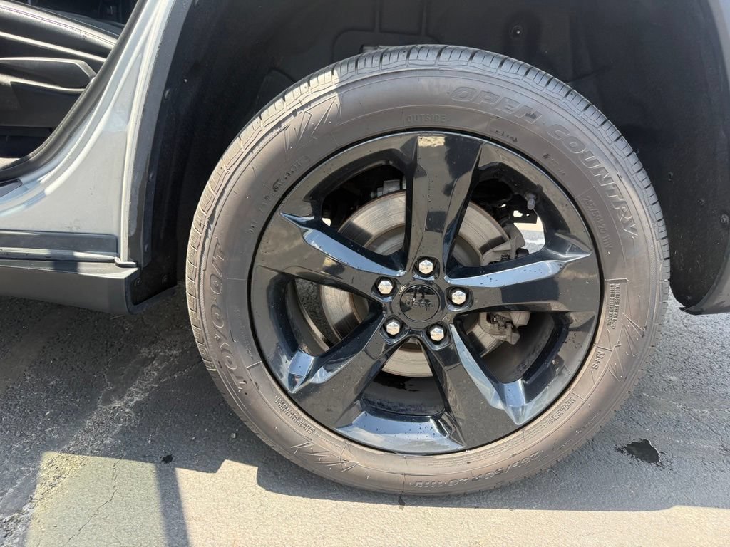 Certified 2024 Jeep Grand Cherokee L Altitude AWD/4WD image 36