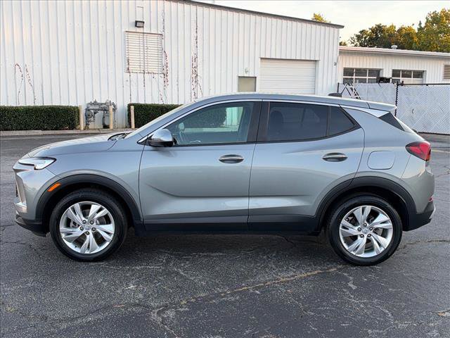 Certified 2024 Buick Encore GX Preferred w/ Comfort Package FWD image 7