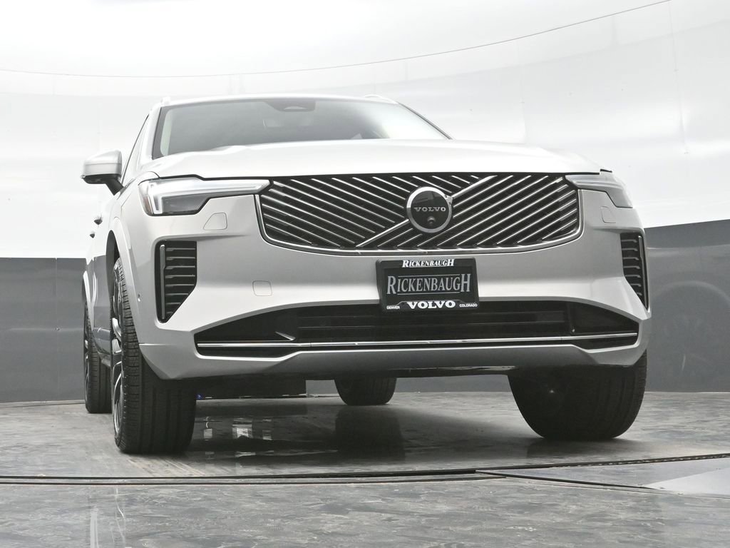 Used 2025 Volvo XC90 B6 Plus image 23