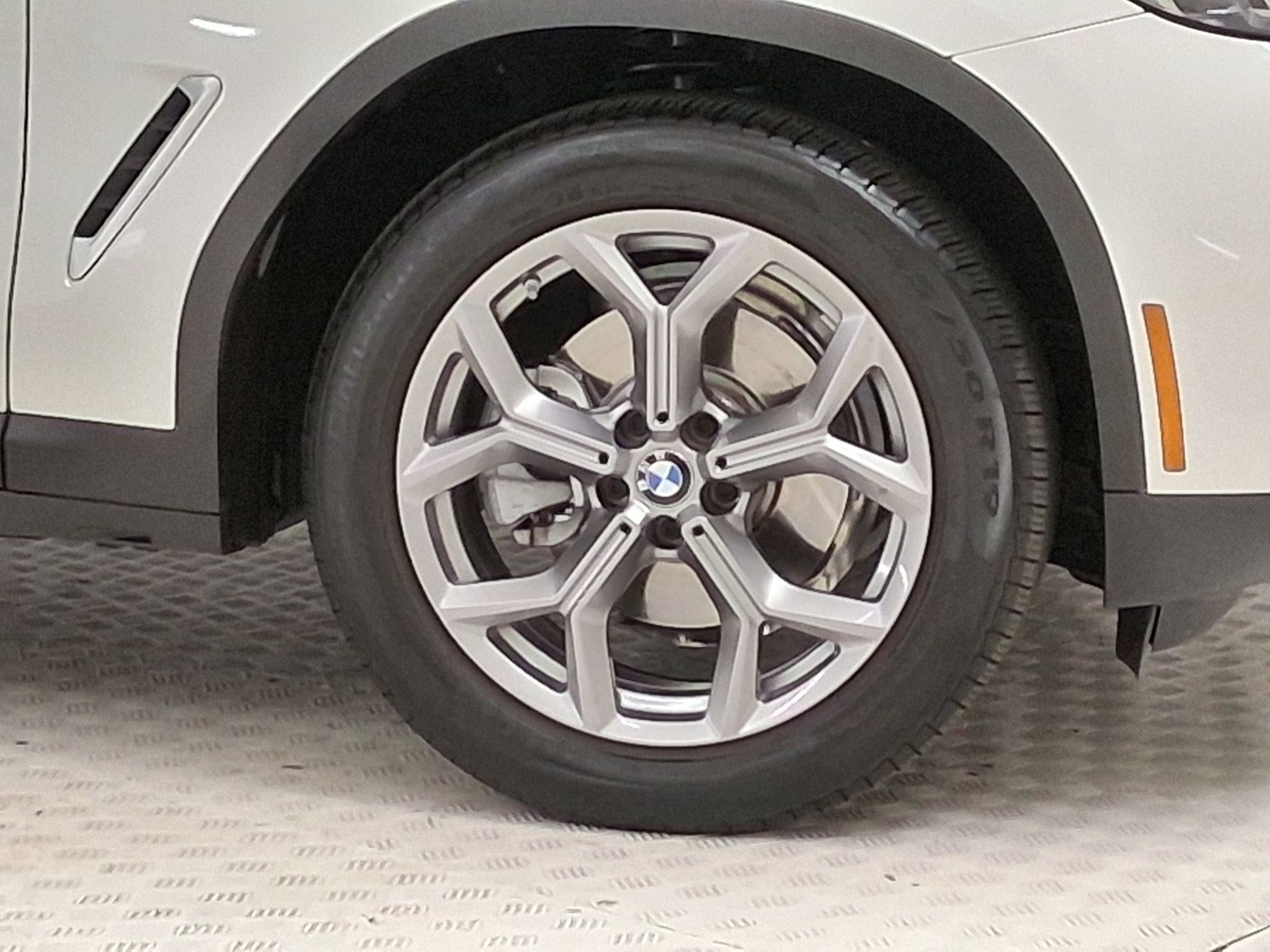 Certified 2024 BMW X3 sDrive30i w/ Convenience Package RWD image 9