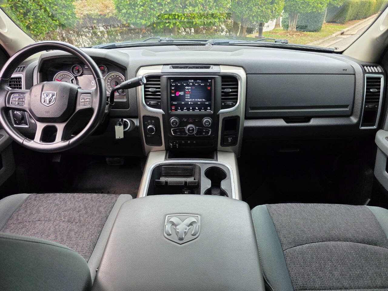 Used 2018 RAM 2500 SLT w/ Luxury Group image 14