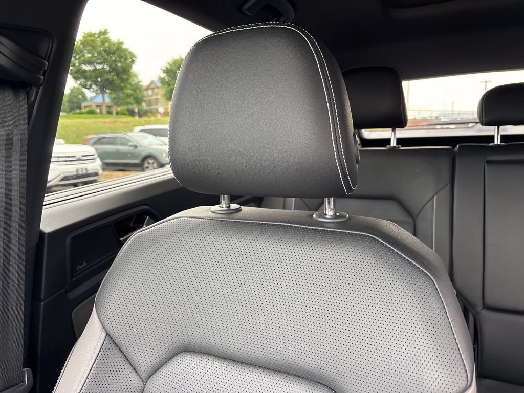 Used 2023 Volkswagen Atlas Cross Sport SEL Premium R-Line AWD/4WD image 22
