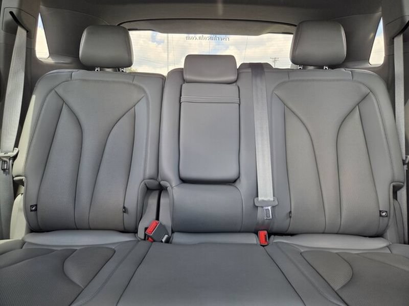 Used 2022 Lincoln Nautilus Reserve w/ Luxury Package FWD image 13