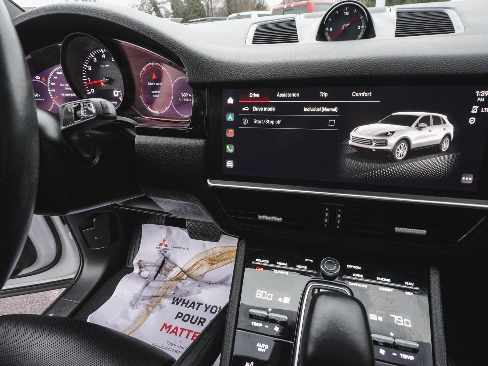 Used 2023 Porsche Cayenne w/ Premium Package image 21