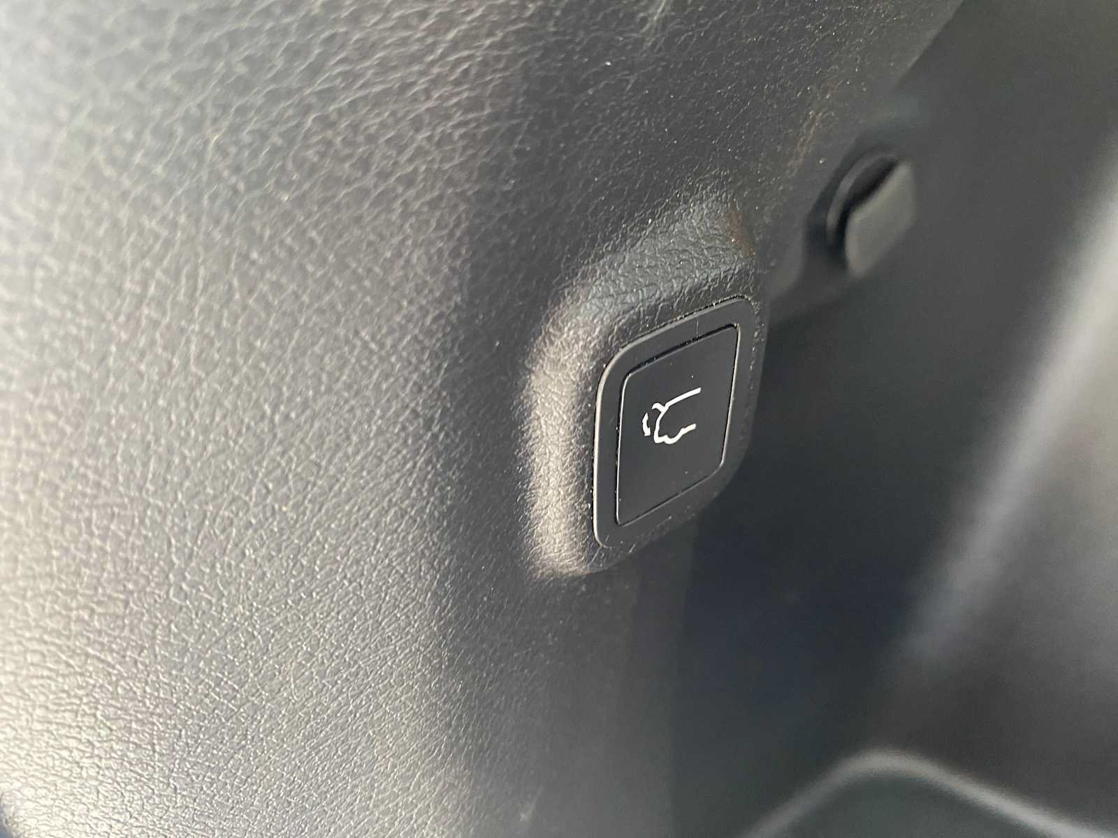 Used 2020 Jeep Cherokee Limited AWD/4WD image 33