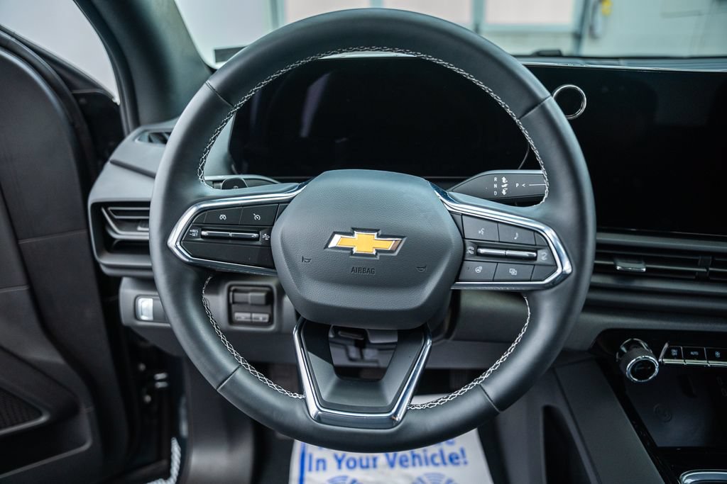 Used 2026 Chevrolet Silverado EV LT AWD/4WD image 30