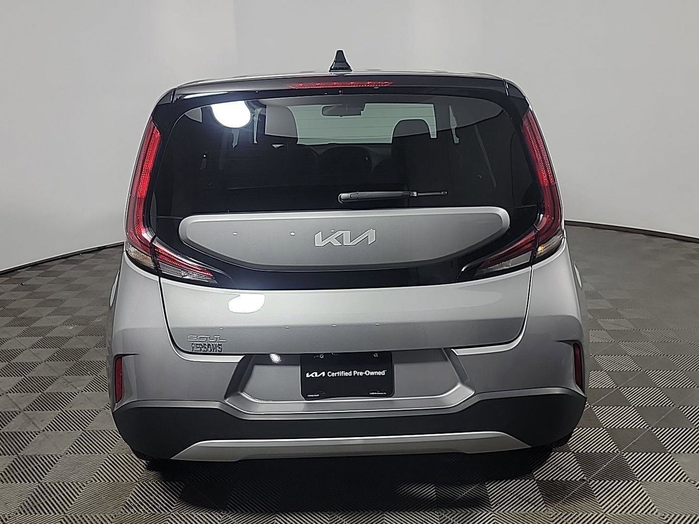 Used 2023 Kia Soul LX w/ LX Technology Package image 5