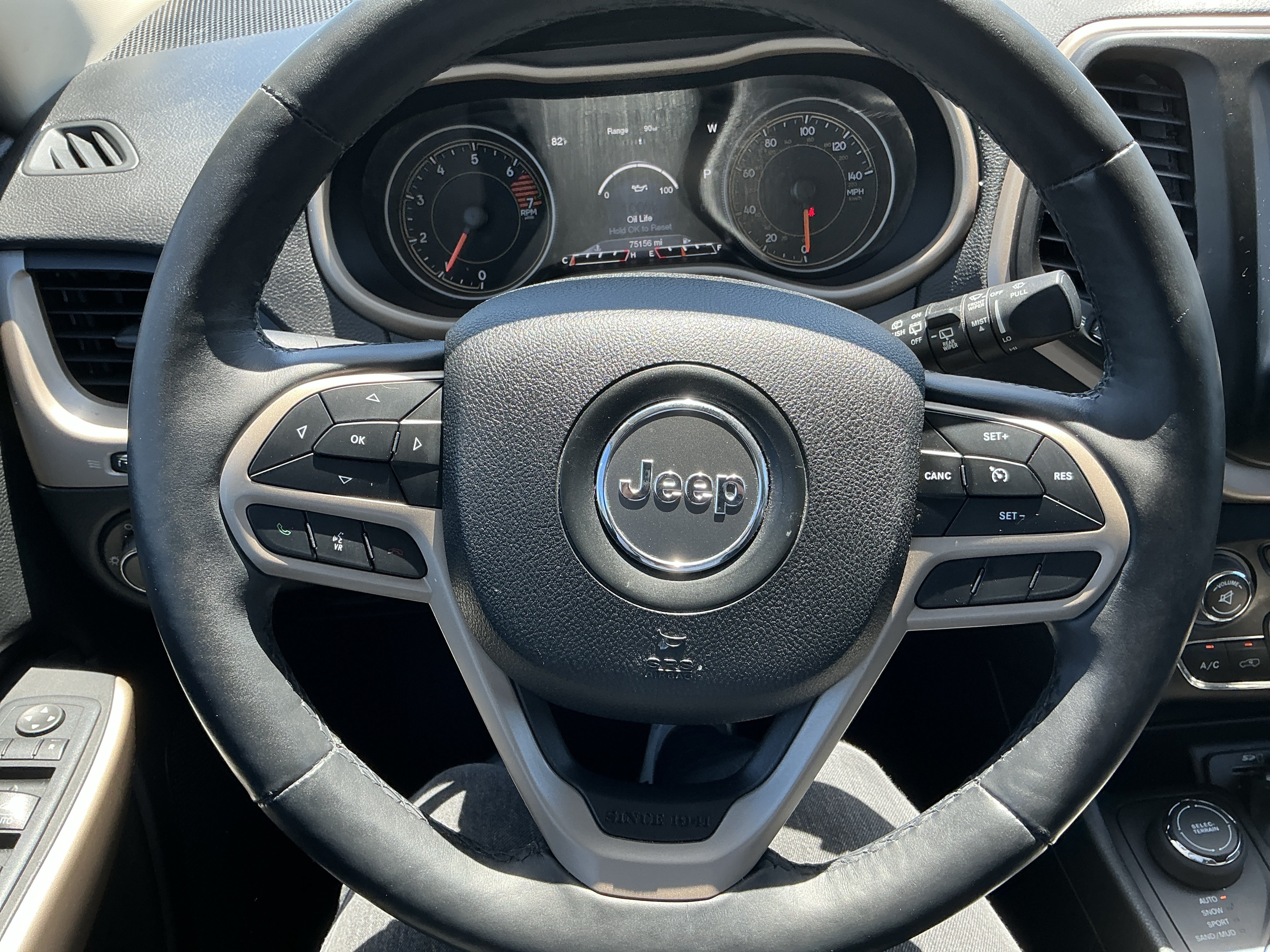 Used 2017 Jeep Cherokee High Altitude AWD/4WD image 23
