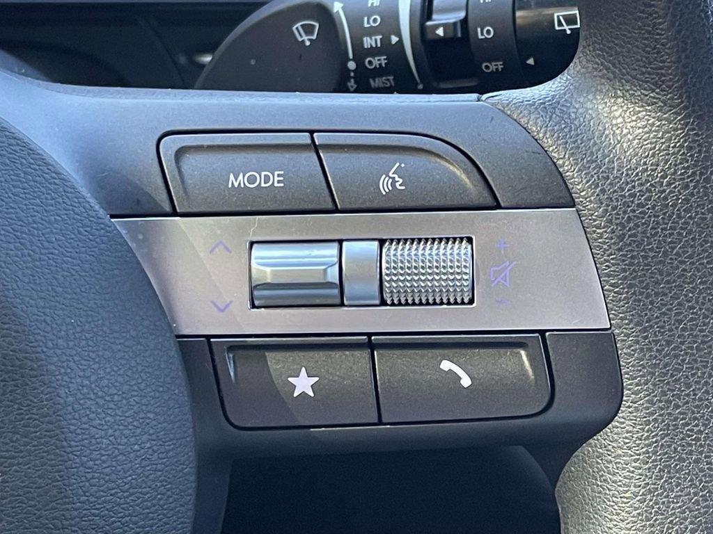 Used 2025 Hyundai Kona SE FWD image 21
