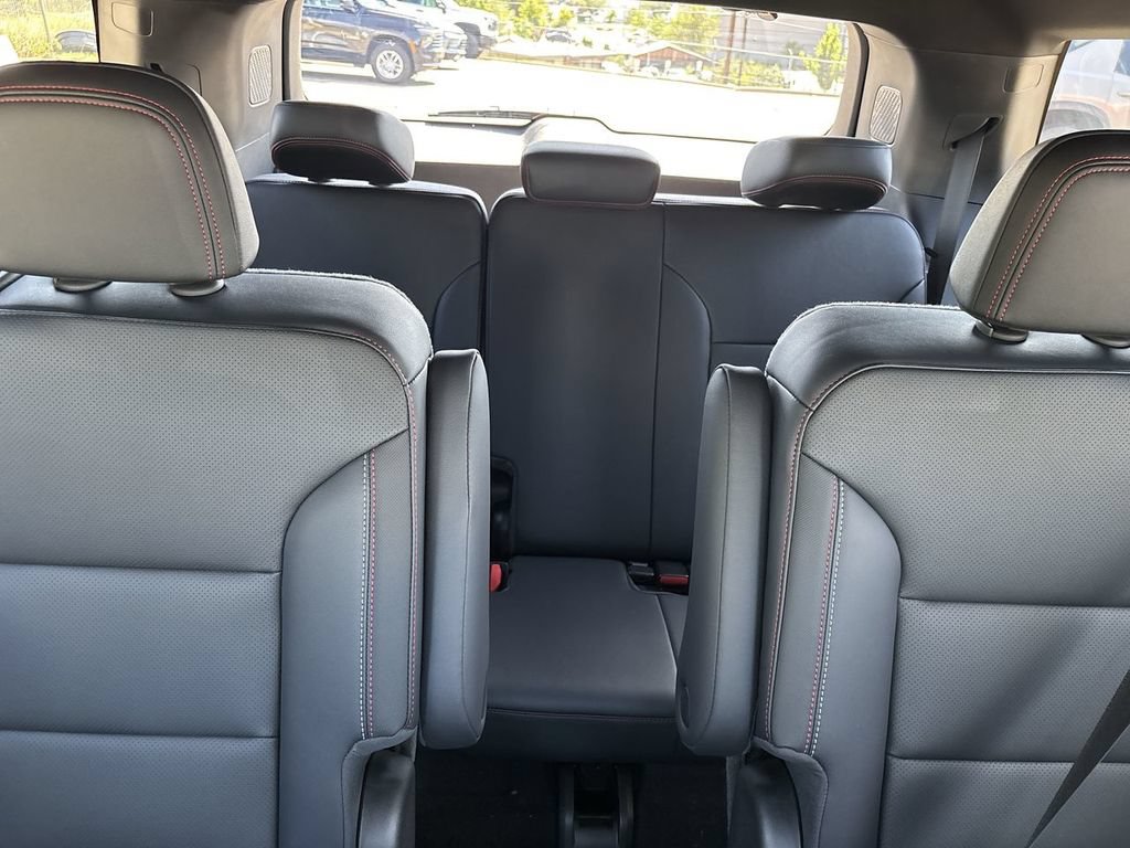 New 2026 Chevrolet Traverse Z71 w/ Enhanced Driving Package AWD/4WD image 36