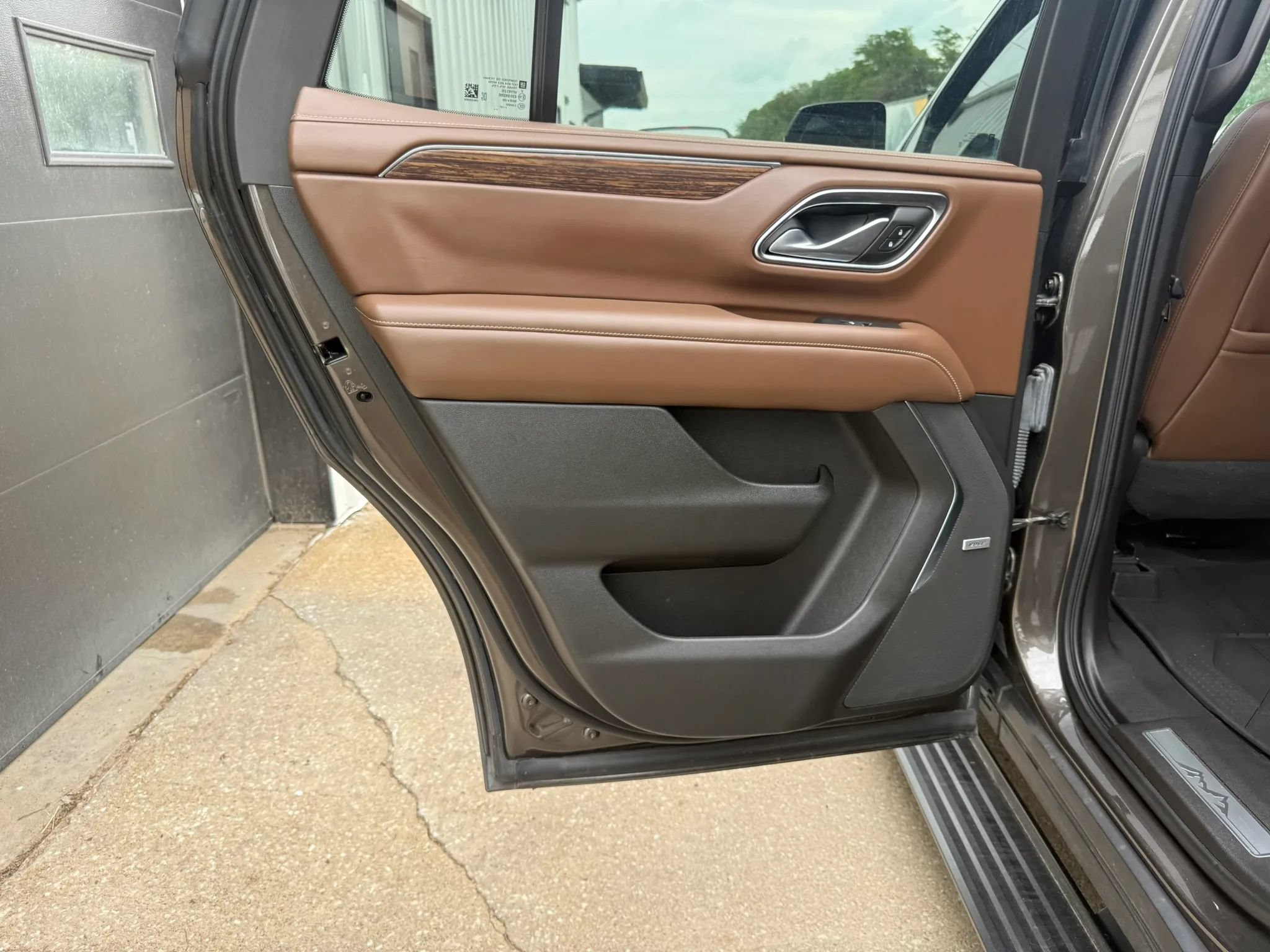 Used 2021 Chevrolet Tahoe High Country AWD/4WD image 13