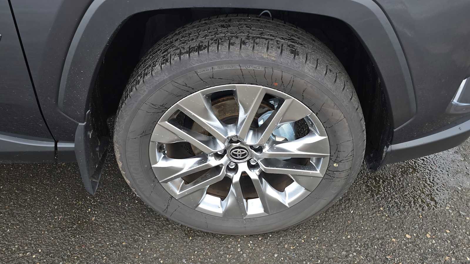 Certified 2025 Toyota RAV4 XLE Premium image 9