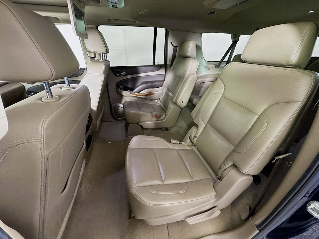 Used 2020 Chevrolet Suburban Premier AWD/4WD image 26