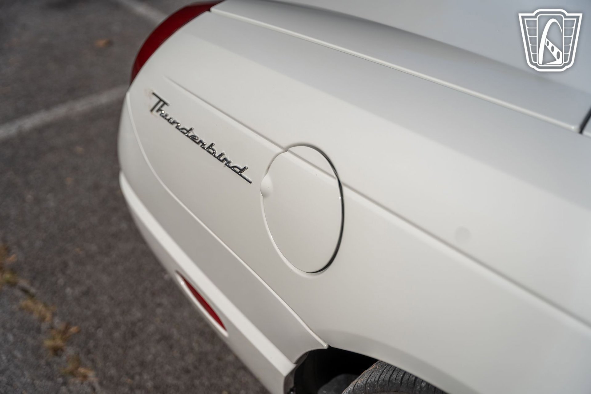 Used 2002 Ford Thunderbird image 33