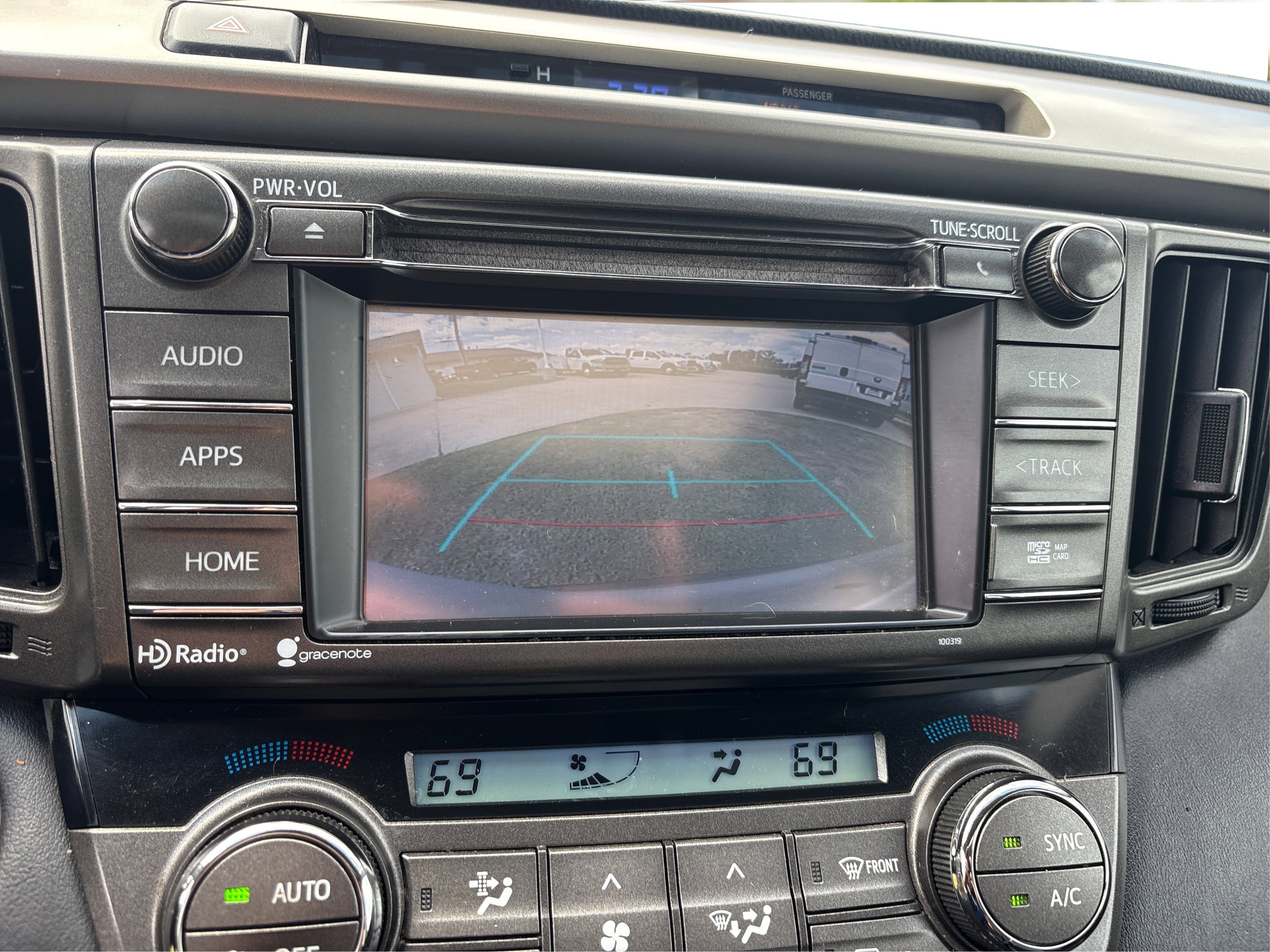 Used 2015 Toyota RAV4 Limited image 27