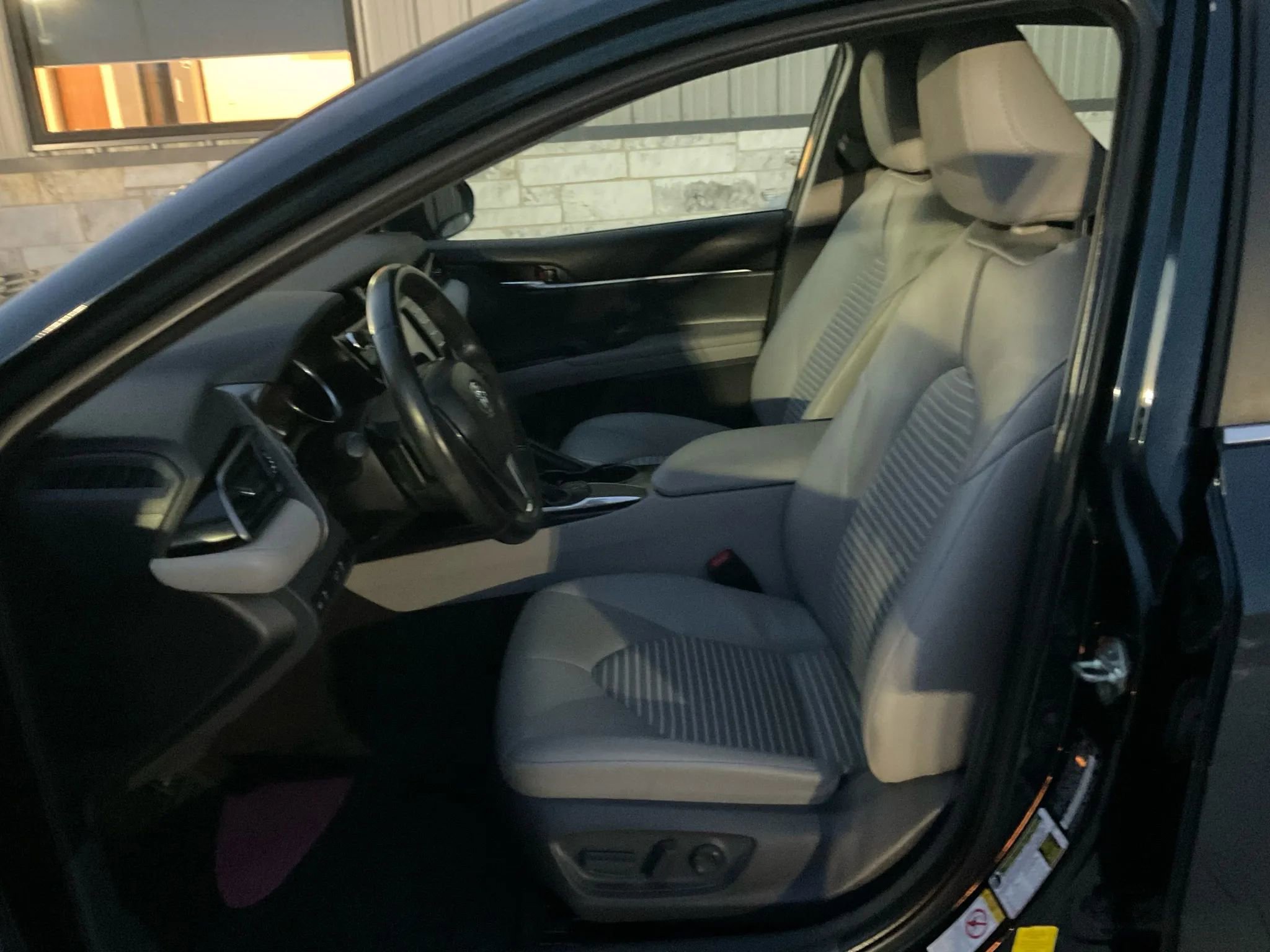 Used 2019 Toyota Camry SE image 18