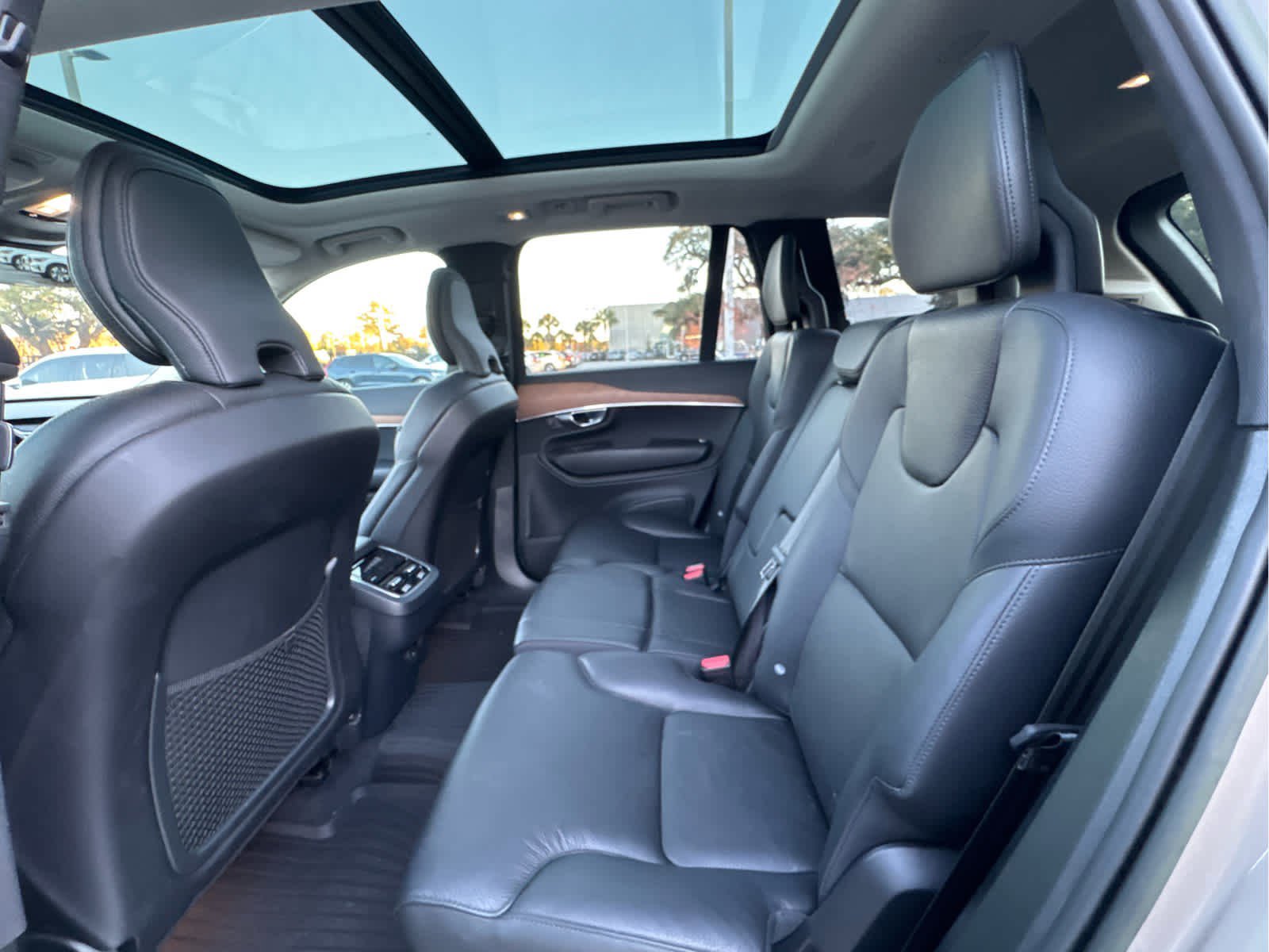 Certified 2023 Volvo XC90 B6 Plus w/ Protection Package Premier image 28