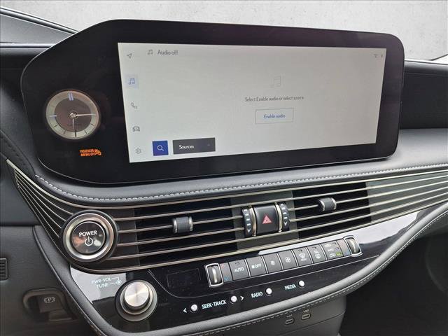 Used 2023 Lexus LS 500h AWD w/ Luxury Package image 13