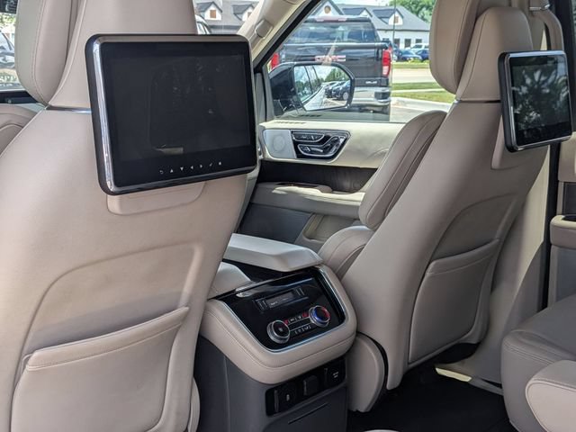 Used 2020 Lincoln Navigator Reserve w/ Luxury Package AWD/4WD image 28