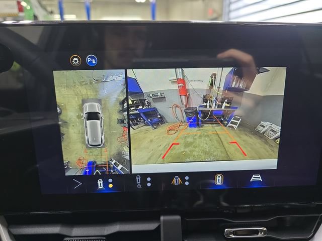 New 2026 Chevrolet Equinox LT w/ Convenience Package II image 24