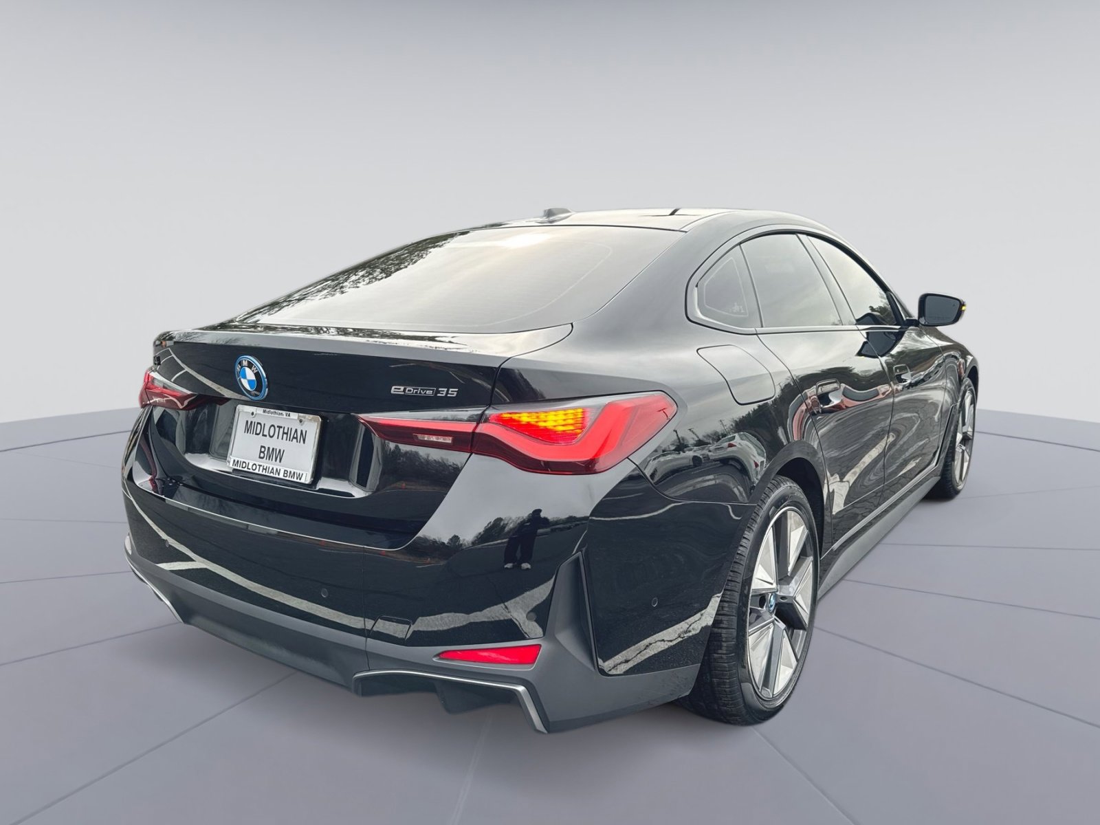 Used 2024 BMW i4 eDrive35 w/ Premium Package image 29