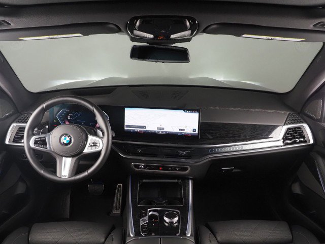 Used 2026 BMW X5 sDrive40i image 3
